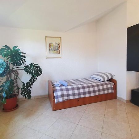 Apartman Luna Sveti Lovreč Pazenatički Kültér fotó