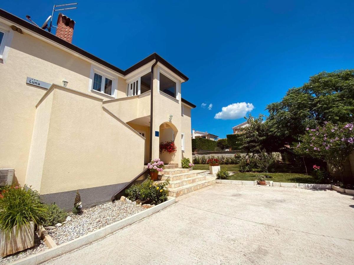 Apartman Luna Sveti Lovreč Pazenatički Kültér fotó
