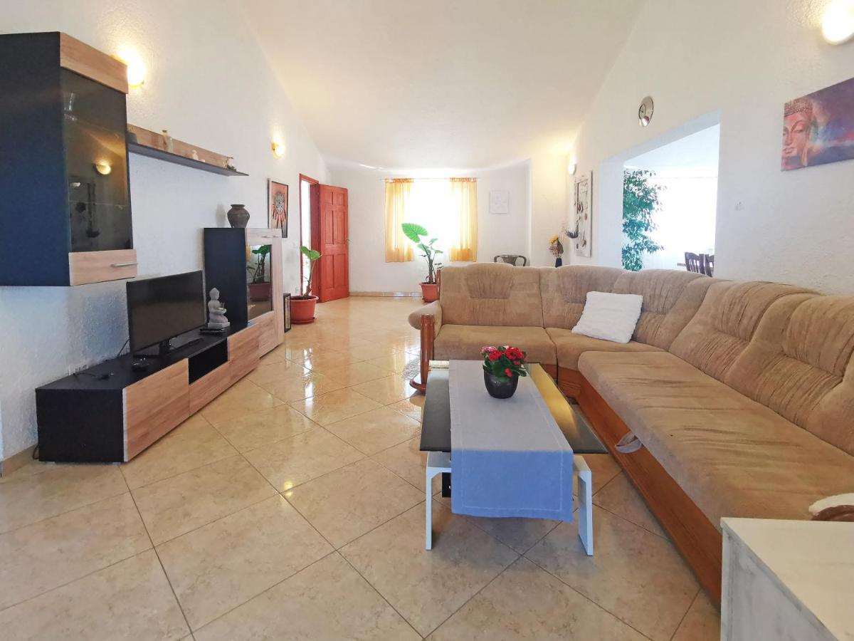 Apartman Luna Sveti Lovreč Pazenatički Kültér fotó