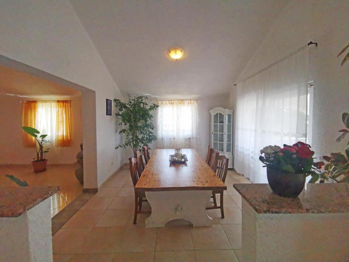 Apartman Luna Sveti Lovreč Pazenatički Kültér fotó