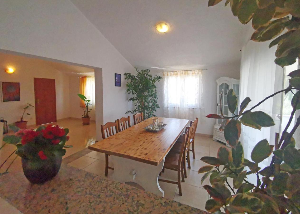 Apartman Luna Sveti Lovreč Pazenatički Kültér fotó